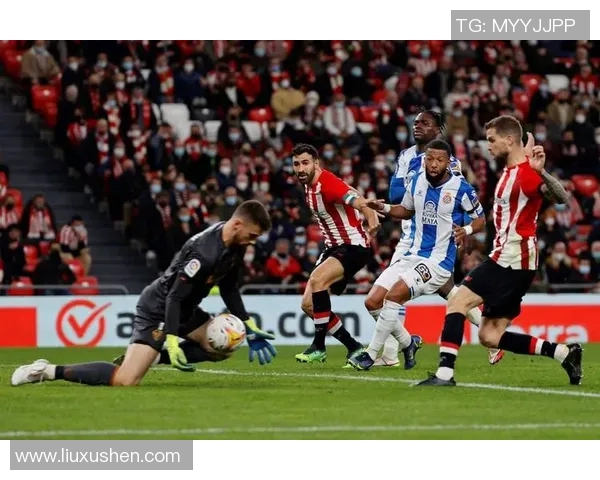 巴斯克尼亚与巴伦西亚的精彩对决揭示西甲联赛的激烈竞争与战术博弈