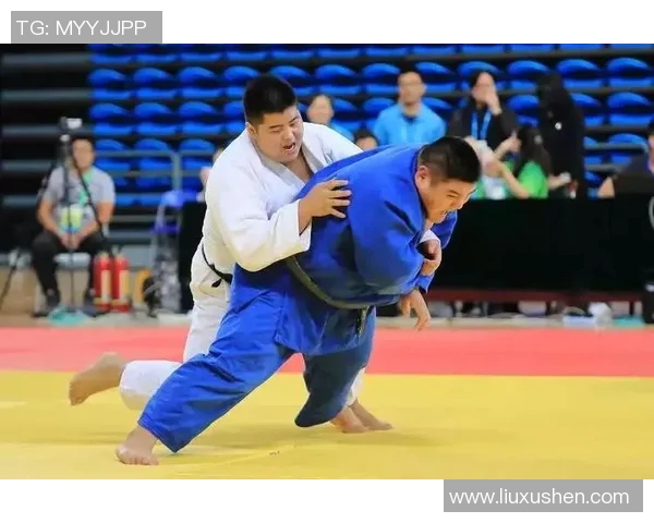 崇州尚武与江原FC激战正酣谁能在赛场上笑到最后