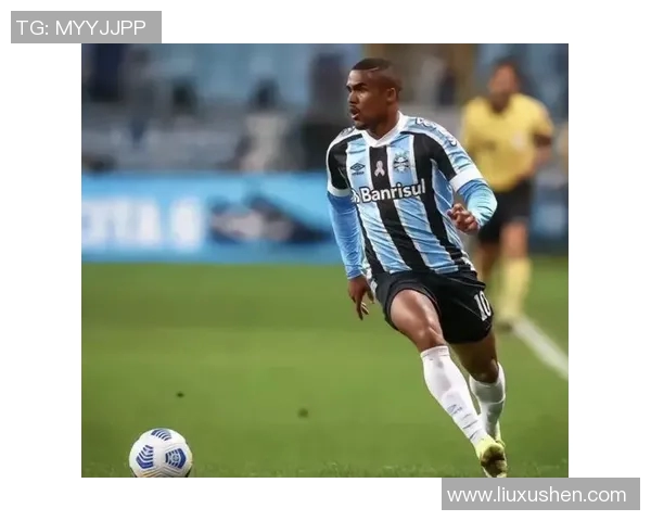 科斯塔的足球旅程与成长历程探秘：从青训到职业生涯的辉煌瞬间