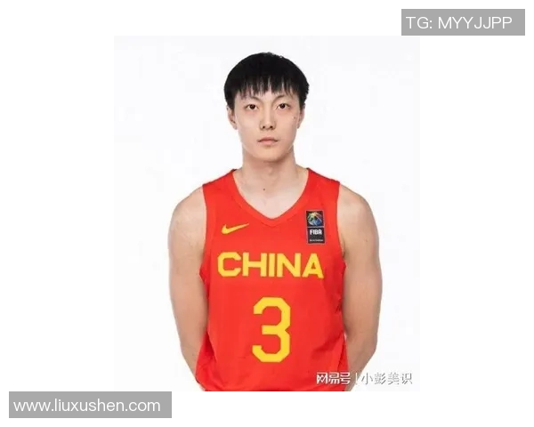 胡明轩：从年轻新星到篮球场上的领军人物的成长之路